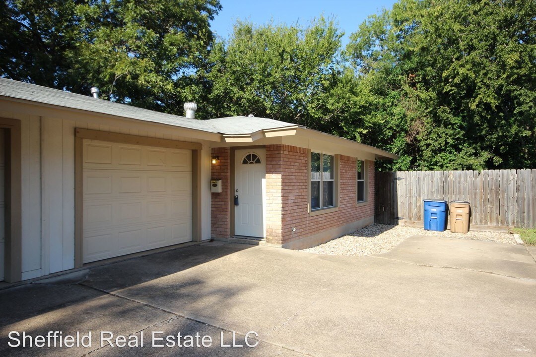 5603 1/2 Joe Sayers Ave in Austin, TX - Building Photo