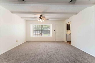 11219 Ensbrook Dr in Houston, TX - Foto de edificio - Building Photo