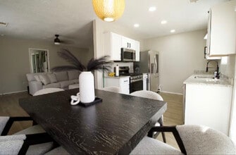 7408 Rainmaker Rd SW in Albuquerque, NM - Building Photo - Building Photo