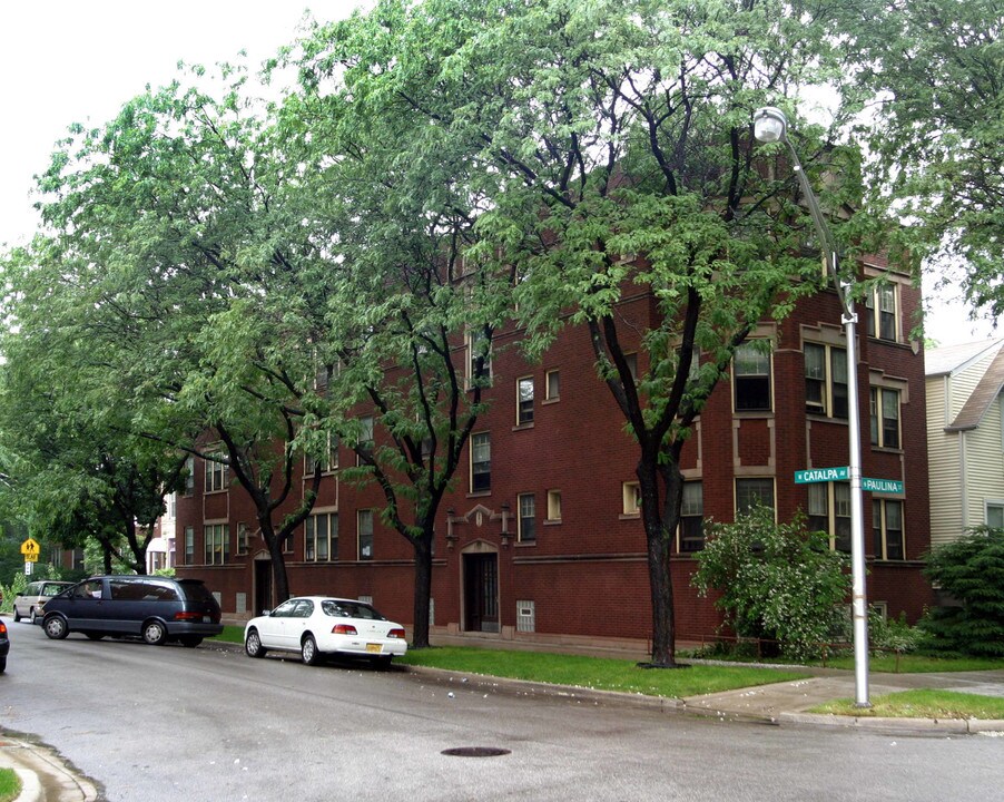 1700 W Catalpa Ave in Chicago, IL - Building Photo