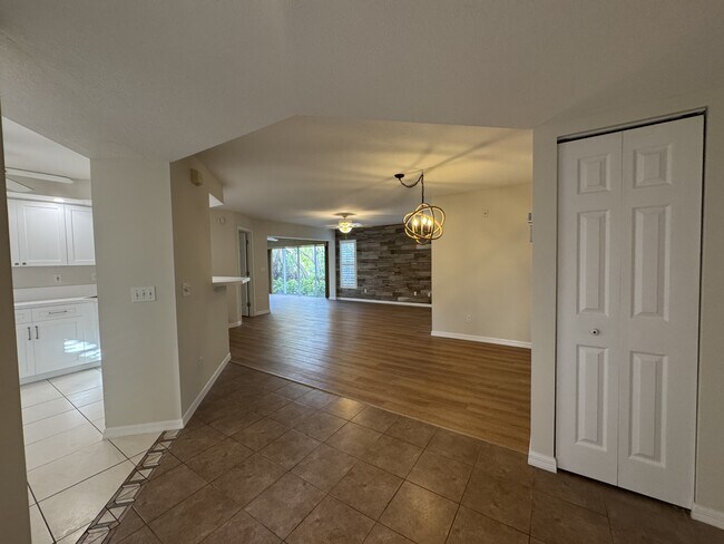 815 Montrose Dr in Venice, FL - Building Photo - Building Photo