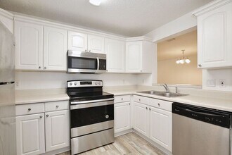 8842 Coral Palms Ct in Kissimmee, FL - Building Photo - Building Photo