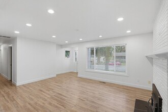 13212 SW 61st Ave in Portland, OR - Building Photo - Building Photo