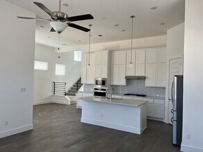 1413 Kneehigh Ln in Georgetown, TX - Foto de edificio - Building Photo