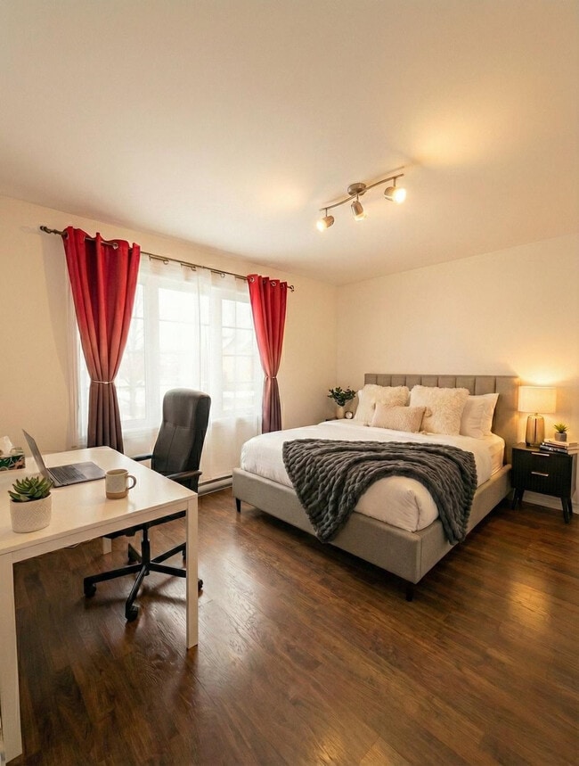 5181 Rue Jacques-Plante in Laval, QC - Building Photo - Building Photo