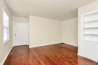 540 Wakefield Dr in Charlotte, NC - Building Photo - Building Photo