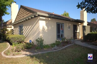 10513 Westonhill Dr in San Diego, CA - Building Photo