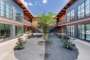 400 E 30th St in Austin, TX - Building Photo