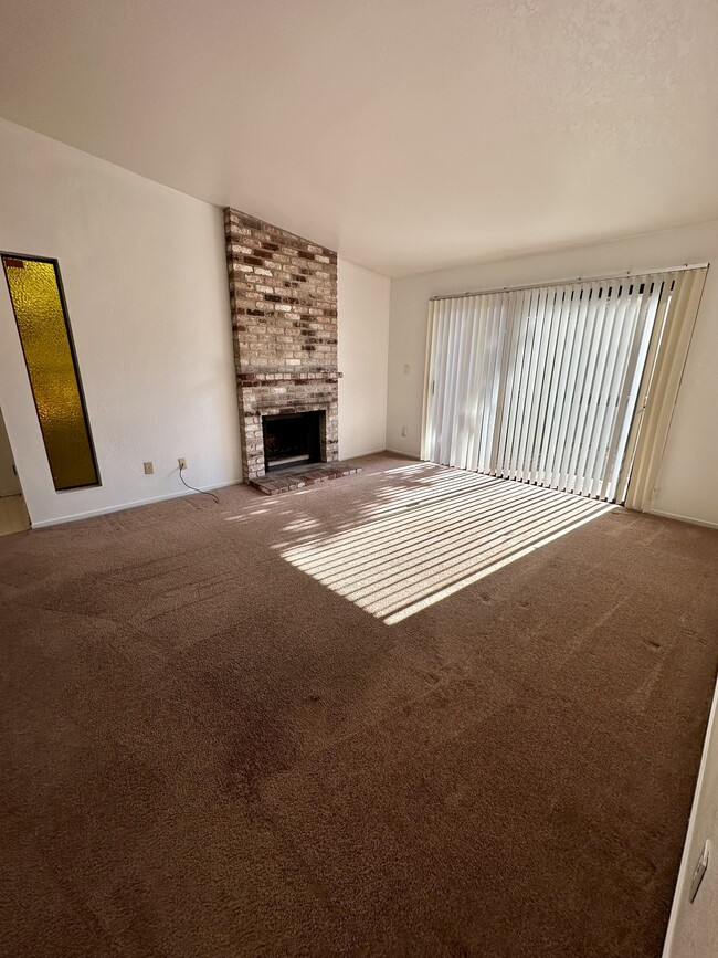 2055 Sierra Rd in Concord, CA - Building Photo - Building Photo