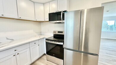 460 E Elder St in Fallbrook, CA - Building Photo - Building Photo