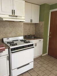 354 Ogden St, Unit 2 rear photo'