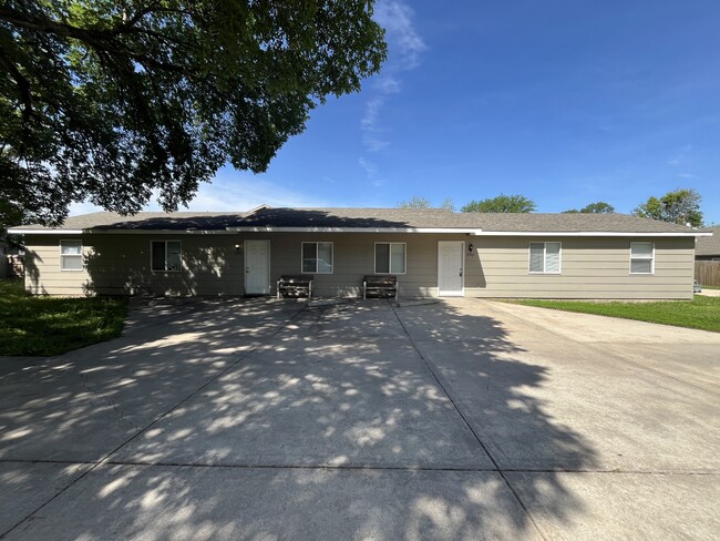 property at 2949 W Elm St