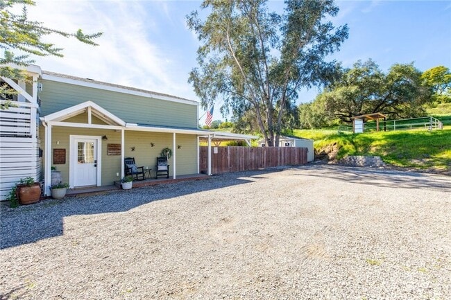 property at 1720 Vista Del Lago