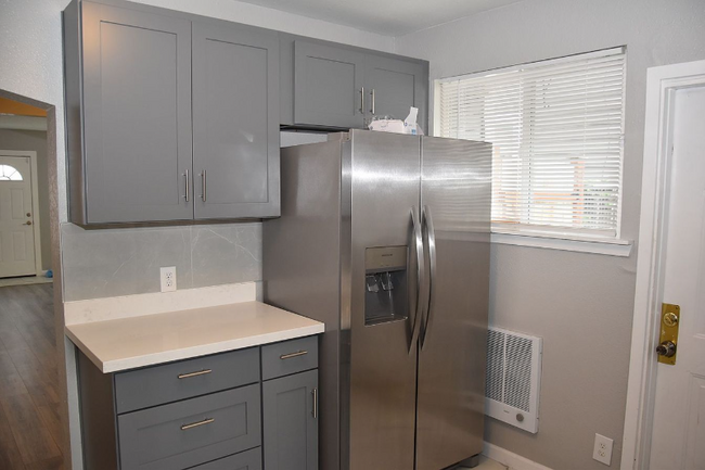 property at 1402 S Adams St