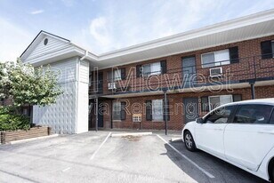 7046 US-36 in Avon, IN - Building Photo