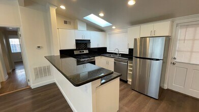 2461 Gehringer Dr in Concord, CA - Building Photo - Building Photo