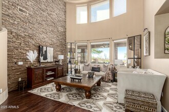 10004 E Santa Catalina Dr in Scottsdale, AZ - Building Photo - Building Photo