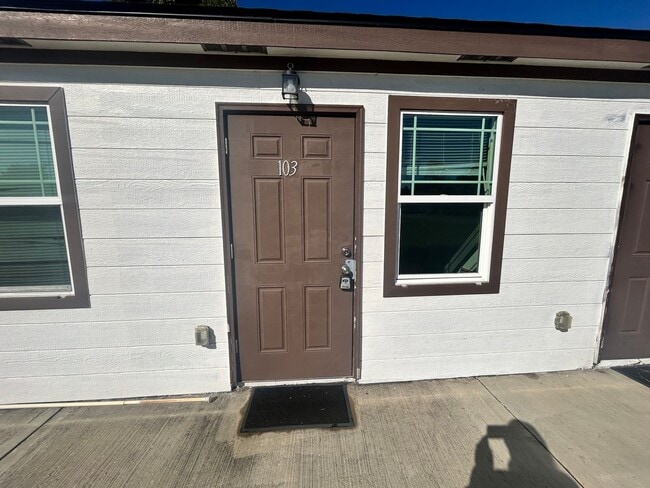 143 Claire Ave in Panama City, FL - Foto de edificio - Building Photo