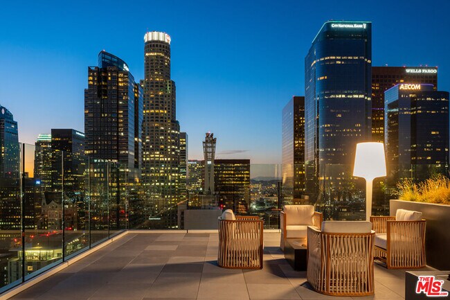 400 S Broadway in Los Angeles, CA - Building Photo - Building Photo