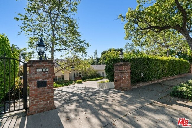 property at 510 Toyopa Dr