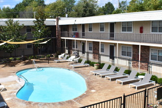 Ruby on the Creek Apartments in Fayetteville, AR - Building Photo - Building Photo