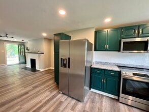 314 Mosier Ave, Unit 314 B in New Albany, IN - Foto de edificio - Building Photo