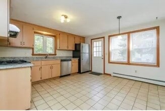 13 Aiello Dr in Dedham, MA - Building Photo - Building Photo