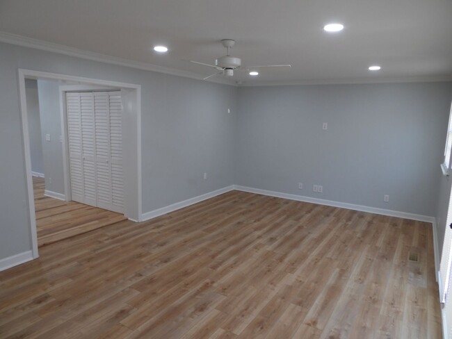 406 N Kerr Ave in Wilmington, NC - Building Photo - Building Photo