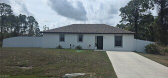 614 Flamingo Ave S in Lehigh Acres, FL - Building Photo