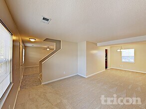 521 Halleck Ln in Columbia, SC - Foto de edificio - Building Photo