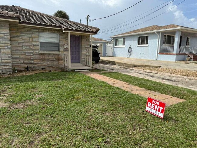 140 Frazar Rd in Daytona Beach, FL - Building Photo - Building Photo