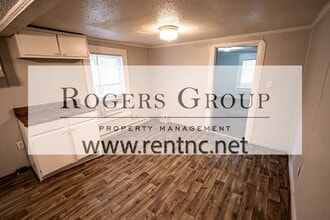211 Clement Ave in Oxford, NC - Building Photo - Building Photo