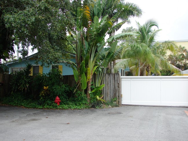 1224 Coontie Ct in Fort Lauderdale, FL - Building Photo - Building Photo