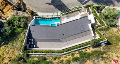 8765 Hollywood Blvd in Los Angeles, CA - Building Photo - Building Photo