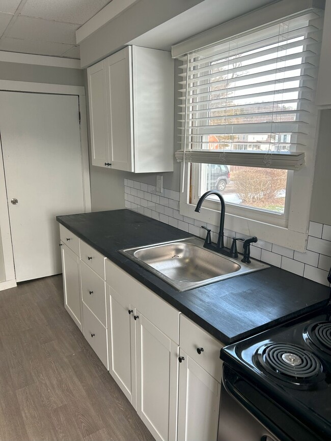 21 5th St, Unit 21 in Roseville, OH - Foto de edificio - Building Photo