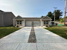 122-124-124 Park Ave in Chesterton, IN - Building Photo