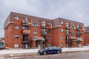 584 Ampère Av in Laval, QC - Building Photo