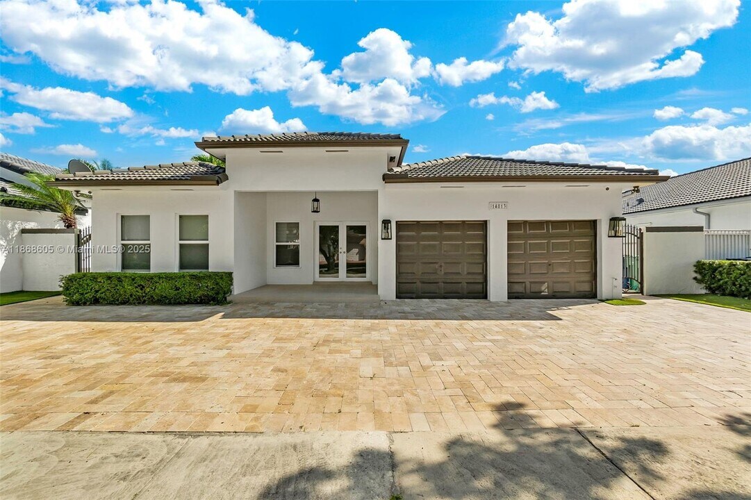 14813 NW 87th Pl in Hialeah, FL - Building Photo
