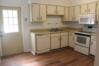 1620 Espanola Ave in Holly Hill, FL - Building Photo - Building Photo