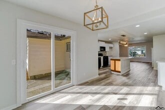 22007 Fern Ave in Red Bluff, CA - Building Photo - Building Photo