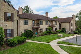 Wellington Place in Matawan, NJ - Building Photo - Building Photo