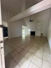 6918 Puerta Vista Ln in Houston, TX - Building Photo - Building Photo
