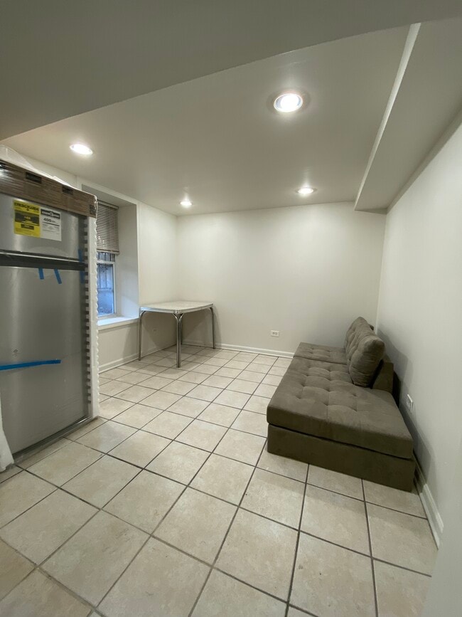 260 W 24th Pl, Unit BR