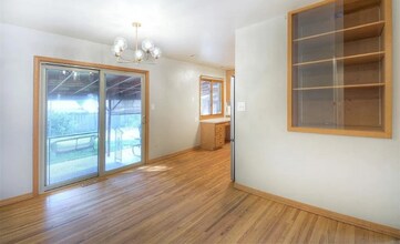 2912 Jon St in Colorado Springs, CO - Foto de edificio - Building Photo