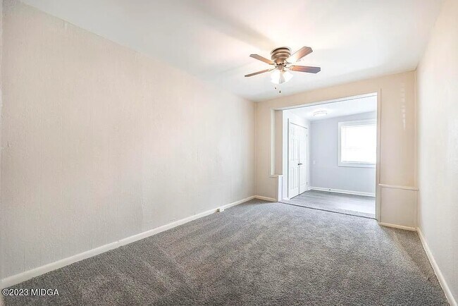 379 Rogers Ave in Macon, GA - Building Photo - Building Photo