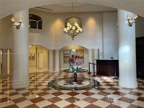 19900 E Country Club Dr in Aventura, FL - Foto de edificio - Building Photo