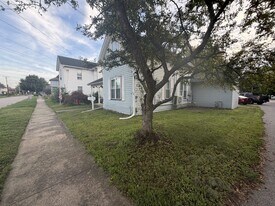 375 S Chillicothe St in Plain City, OH - Building Photo
