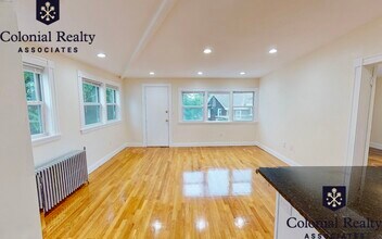 2572 Massachusetts Ave in Cambridge, MA - Building Photo - Building Photo
