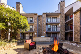 The Vail in Dallas, TX - Building Photo - Building Photo