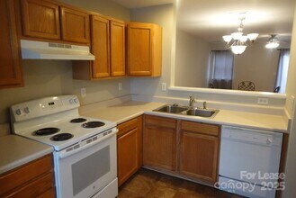 1725 Forest Side Ln in Charlotte, NC - Building Photo - Building Photo